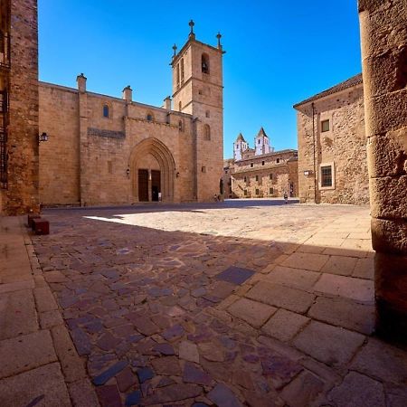Elegante Apartamento Para 5 En El Centro De Caceres Con Wifi Dış mekan fotoğraf