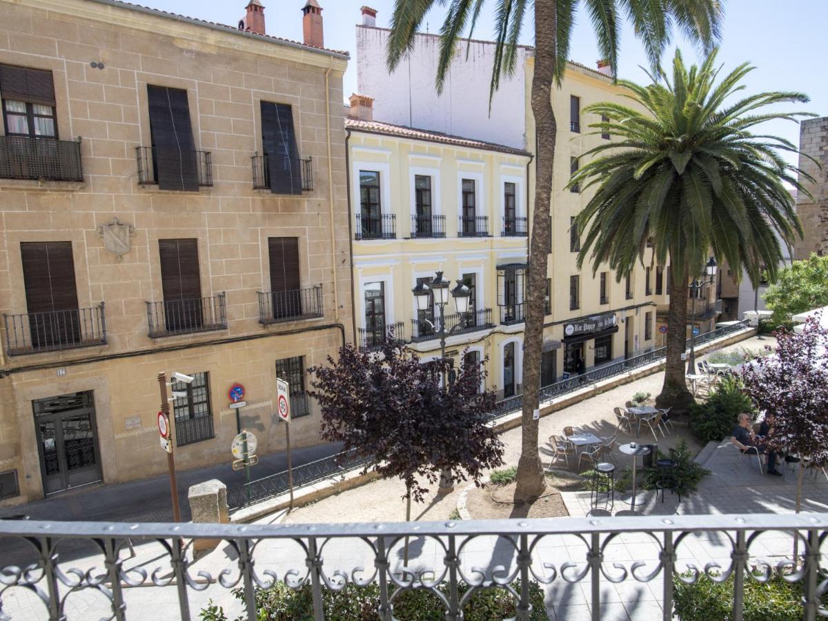 Elegante Apartamento Para 5 En El Centro De Caceres Con Wifi Dış mekan fotoğraf