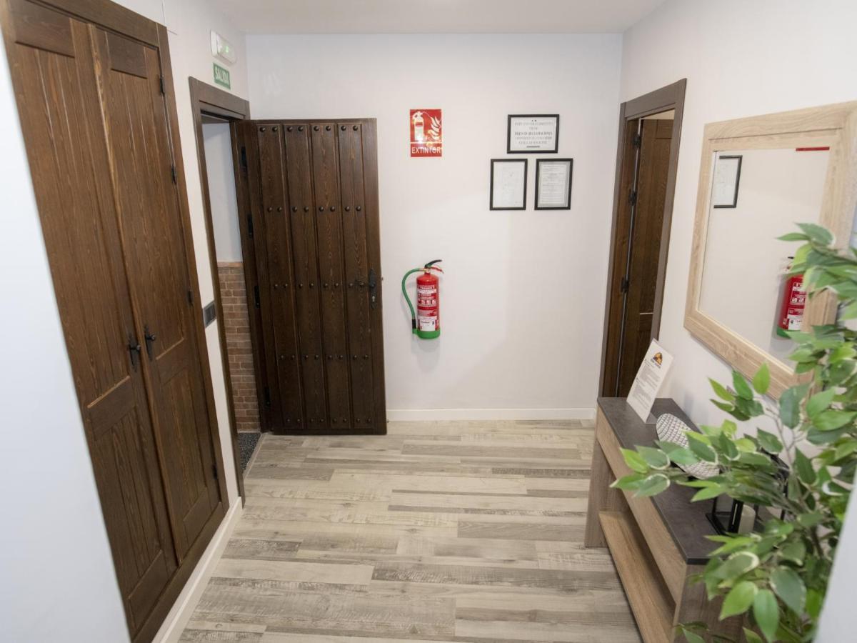 Elegante Apartamento Para 5 En El Centro De Caceres Con Wifi Dış mekan fotoğraf