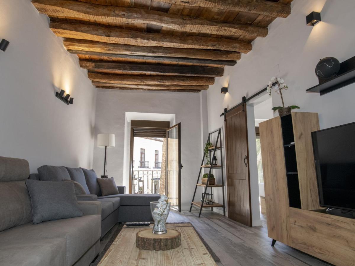 Elegante Apartamento Para 5 En El Centro De Caceres Con Wifi Dış mekan fotoğraf