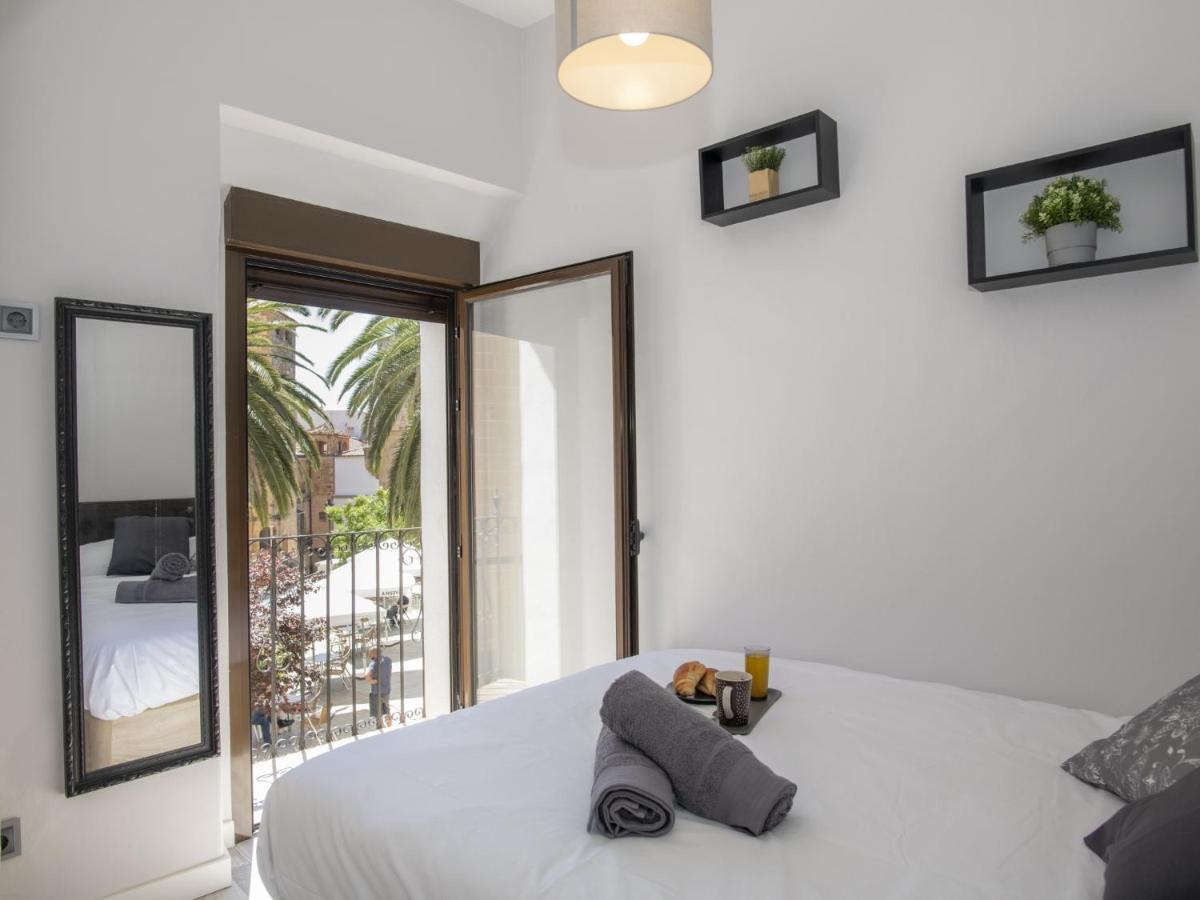 Elegante Apartamento Para 5 En El Centro De Caceres Con Wifi Dış mekan fotoğraf