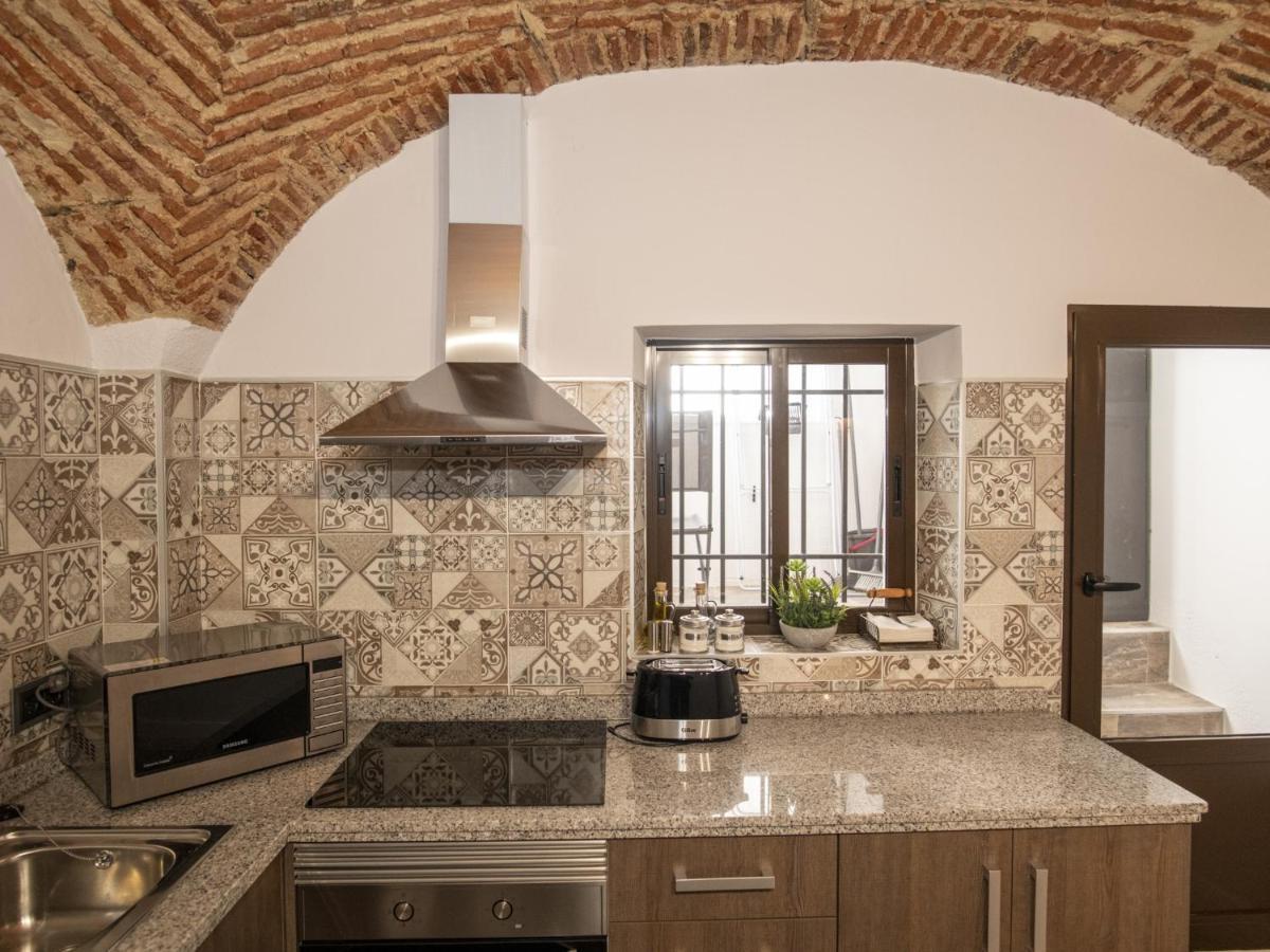 Elegante Apartamento Para 5 En El Centro De Caceres Con Wifi Dış mekan fotoğraf