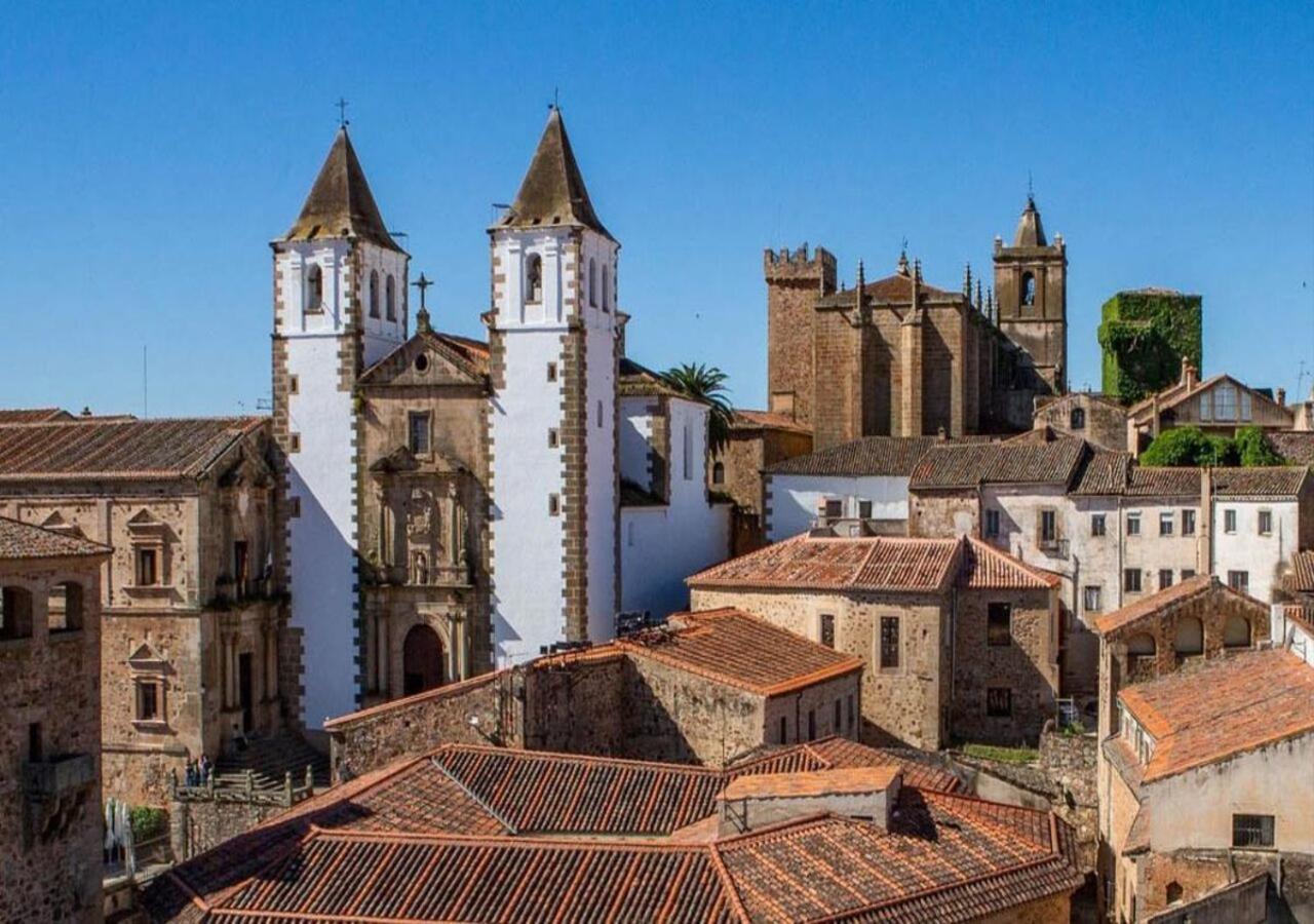 Elegante Apartamento Para 5 En El Centro De Caceres Con Wifi Dış mekan fotoğraf
